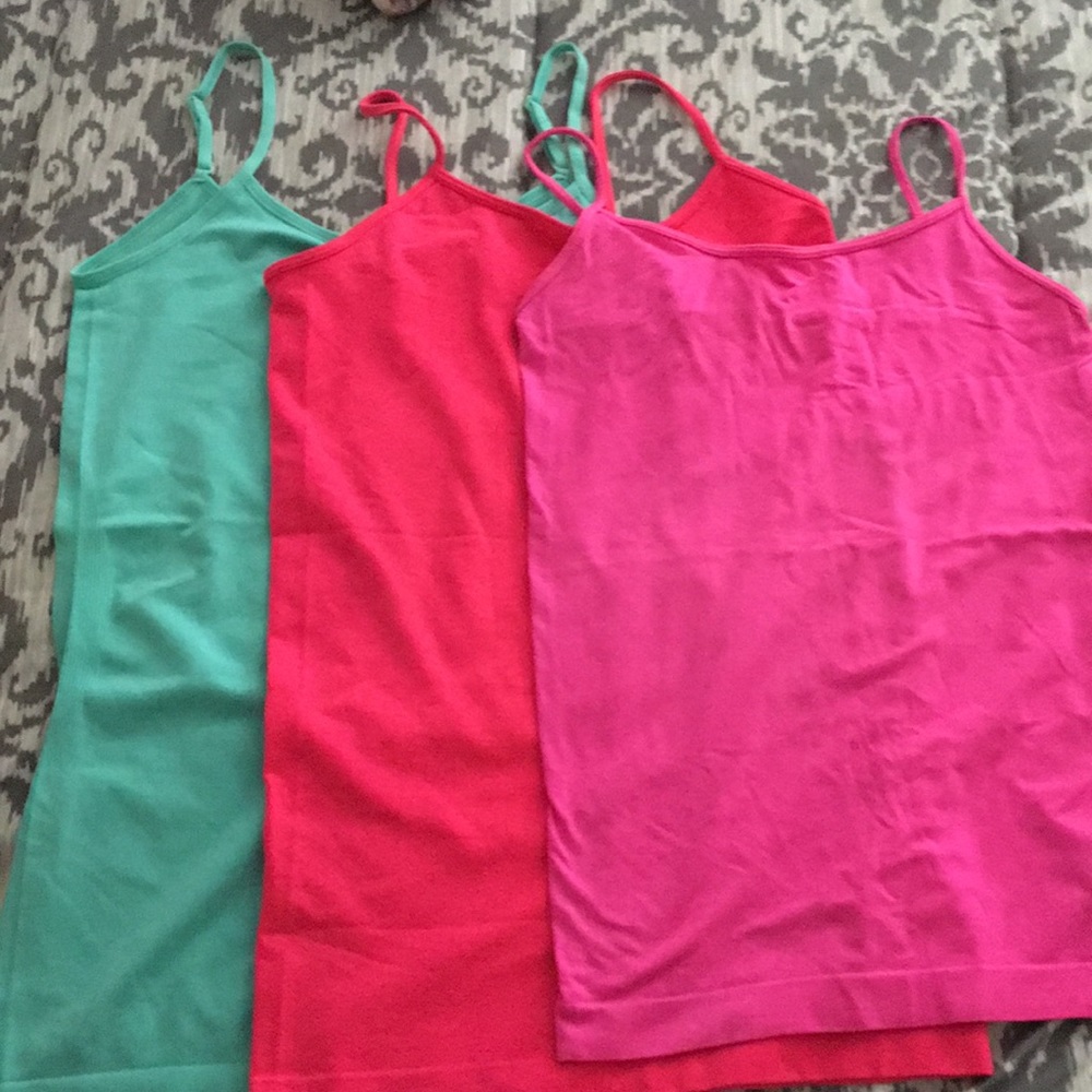 Lot of 3 nylon/spandex tanks 💚🧡💗